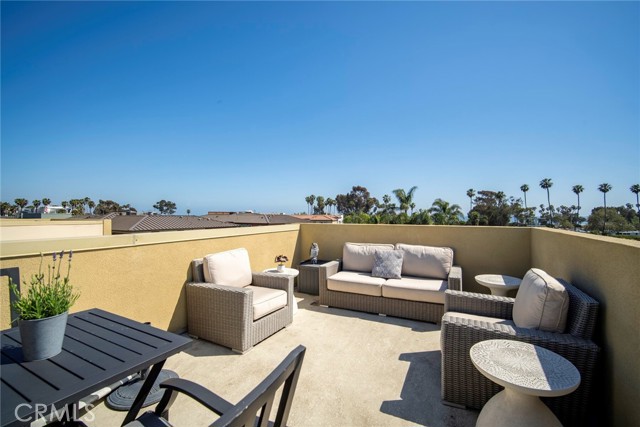 Detail Gallery Image 17 of 22 For 2047 Doheny Way, Dana Point,  CA 92629 - 3 Beds | 4 Baths