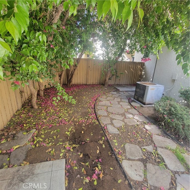 Detail Gallery Image 13 of 13 For 116 Clearbrook #5,  Irvine,  CA 92614 - 2 Beds | 2 Baths