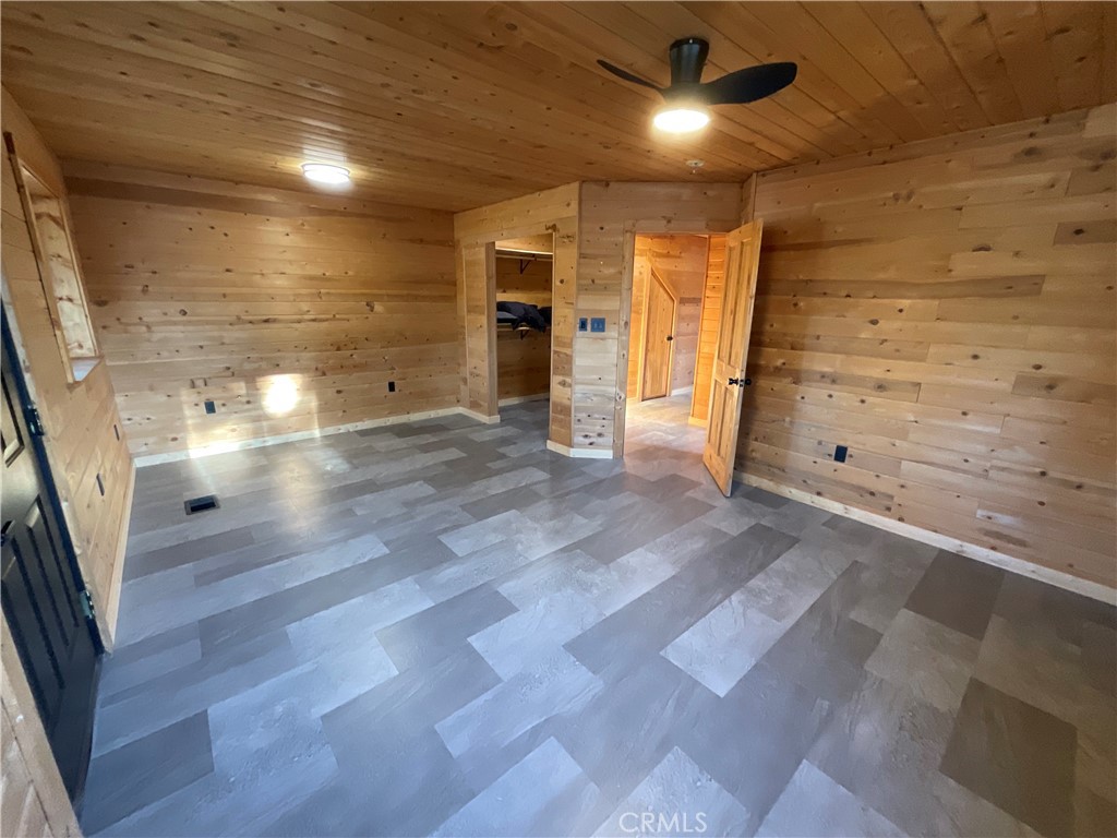 https://media.crmls.org/medias/8b3ba6eb-50ab-4978-9ed3-3435f776090e.jpg?preset=X-Large