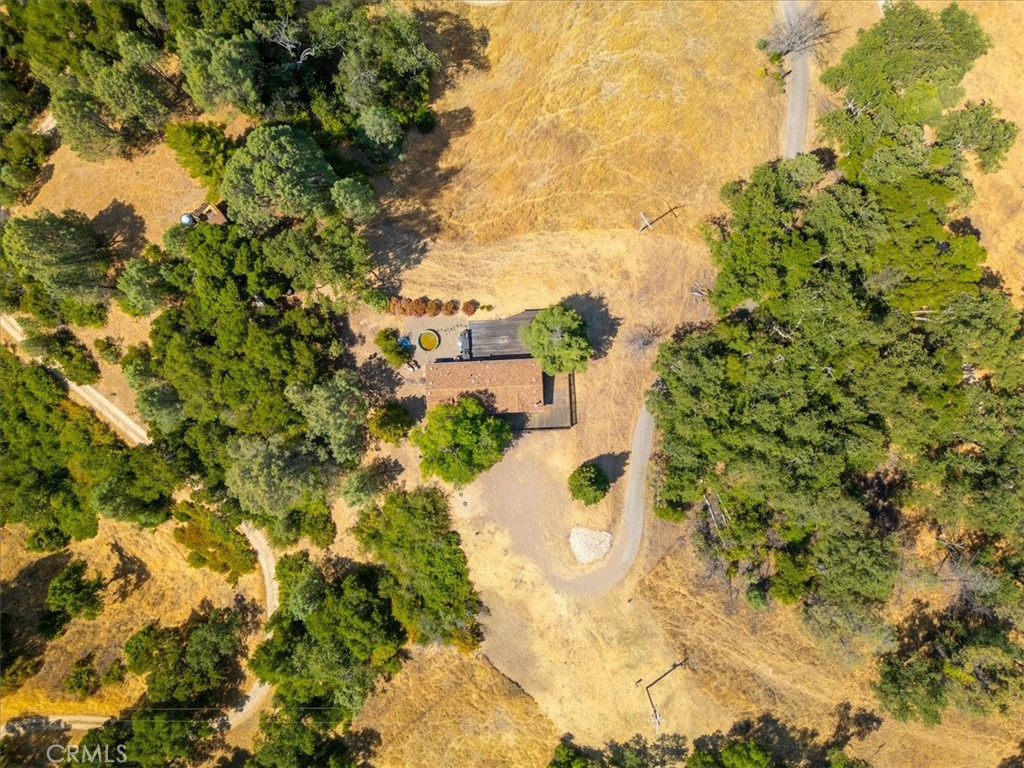 https://media.crmls.org/medias/8b3bda48-85ca-42d2-bf94-c376bb7ddd3b.jpg?preset=X-Large