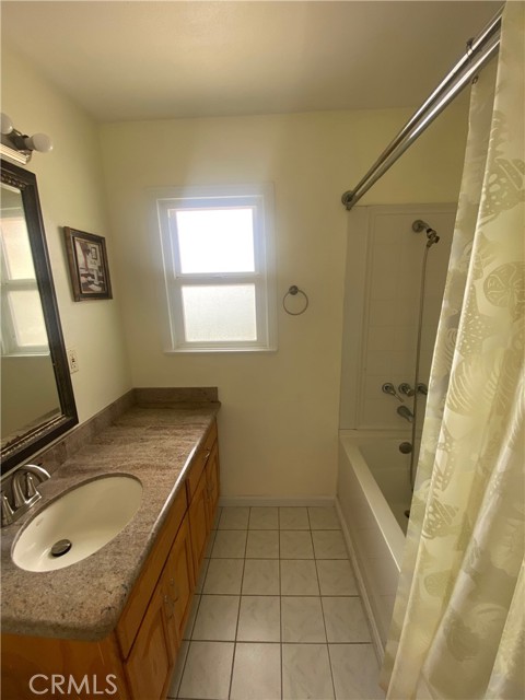 Detail Gallery Image 12 of 14 For 7107 E Aivlis, Long Beach,  CA 90815 - 4 Beds | 2 Baths