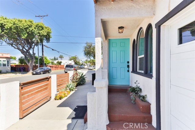 Detail Gallery Image 4 of 41 For 1610 E 61st St, Long Beach,  CA 90805 - 3 Beds | 2 Baths