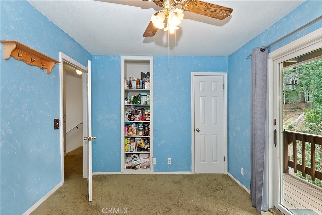 https://media.crmls.org/medias/8b3cdfc6-25d9-4511-8cd7-48e429647316.jpg?preset=X-Large