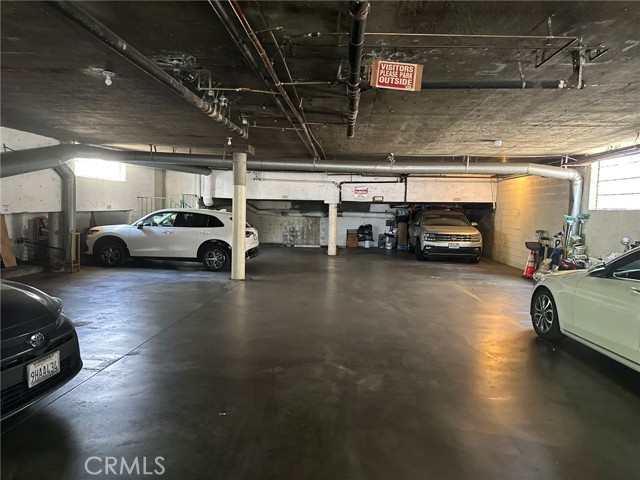 210 S Commonwealth Avenue, Los Angeles CA: https://media.crmls.org/medias/8b3d2f1b-3743-46bf-9098-97942a6de830.jpg