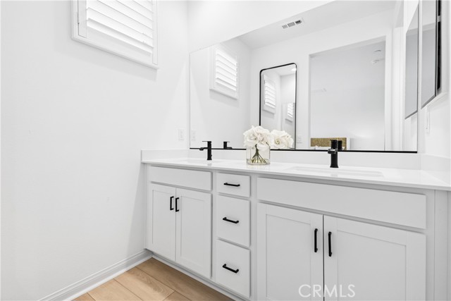 750 Cornelia Way, Rancho Mission Viejo CA: https://media.crmls.org/medias/8b3d360a-5cf4-4436-b02f-b1f805acf064.jpg