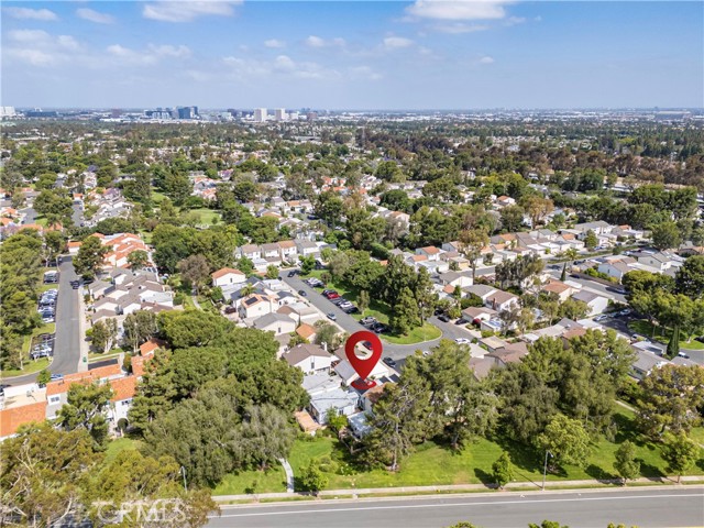 75 Willow Tree Lane, Irvine CA: https://media.crmls.org/medias/8b3d4484-d1e2-4e52-9007-982da57e7af8.jpg