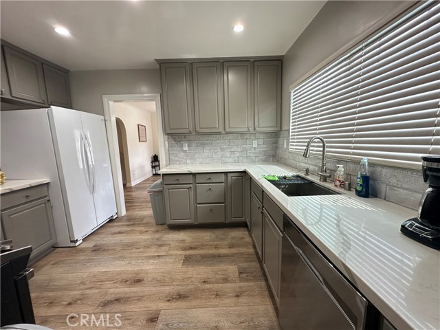 Detail Gallery Image 7 of 22 For 2166 Casa Grande St, Pasadena,  CA 91104 - 3 Beds | 2 Baths