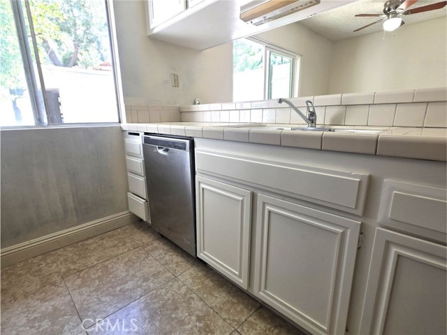 Detail Gallery Image 24 of 38 For 26938 via Terraza, Saugus,  CA 91350 - 3 Beds | 3 Baths