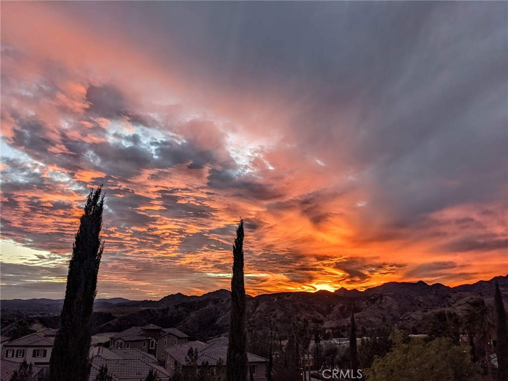https://media.crmls.org/medias/8b3df9e2-1b2e-493c-b584-9f3eedc94d2e.jpg?preset=X-Large