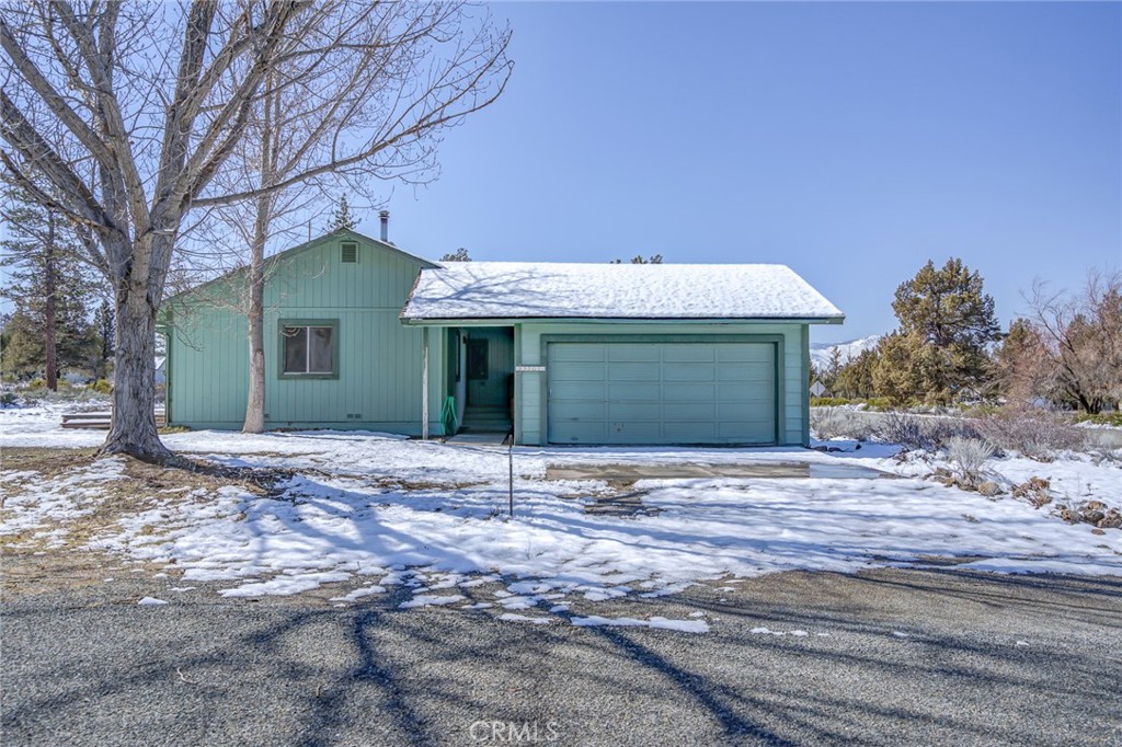 15707 Lakeside Dr, Weed, CA 96094