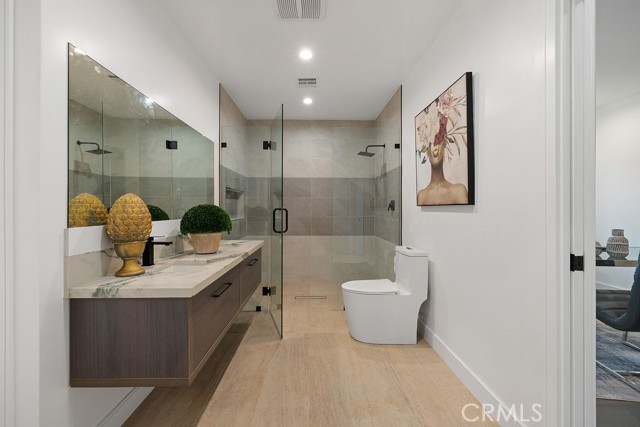11245 Greenlawn Avenue, Culver City, California 90230, 5 Bedrooms Bedrooms, ,3 BathroomsBathrooms,Residential Lease,For Rent,11245 Greenlawn Avenue,CRSR25156538
