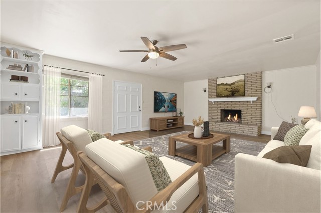 124 S Glengrove Avenue, San Dimas CA: https://media.crmls.org/medias/8b3ea6d7-e6d6-4ea5-a88c-c2d8bf1f6502.jpg
