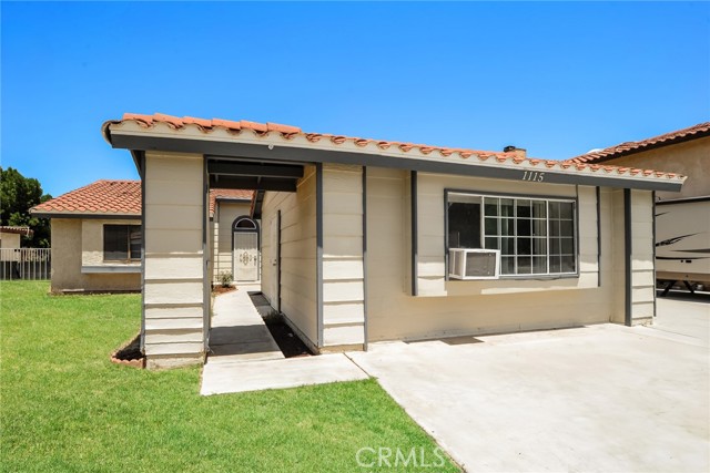 1115 E Avenue J6, Lancaster CA: https://media.crmls.org/medias/8b3f08a1-fc89-4ecf-8401-4d61a6d24a6b.jpg