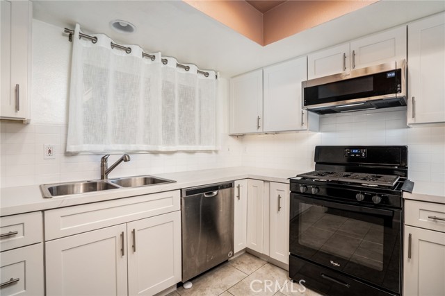Image 8 of 37 For 4201 W 5th Street 218