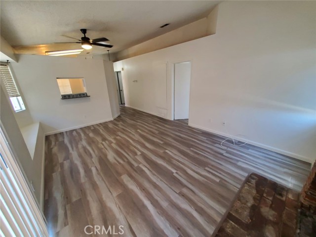 Detail Gallery Image 5 of 13 For 23805 Mark Twain, Moreno Valley,  CA 92557 - 3 Beds | 2 Baths