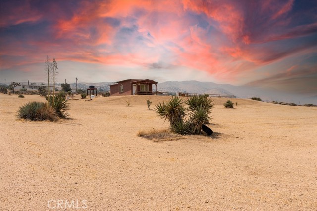 23833 Rancho Street, Apple Valley CA: https://media.crmls.org/medias/8b40e2af-d30c-4809-8e9b-69d3521ca45a.jpg