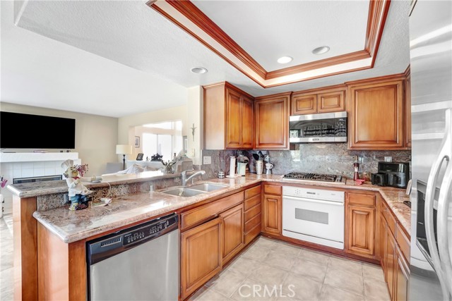 Detail Gallery Image 6 of 21 For 3739 Calle Jazmin, Calabasas,  CA 91302 - 3 Beds | 2/1 Baths