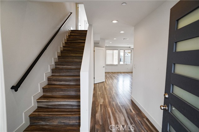 Detail Gallery Image 2 of 29 For 803 N Kingsley Dr, Los Angeles,  CA 90029 - – Beds | – Baths