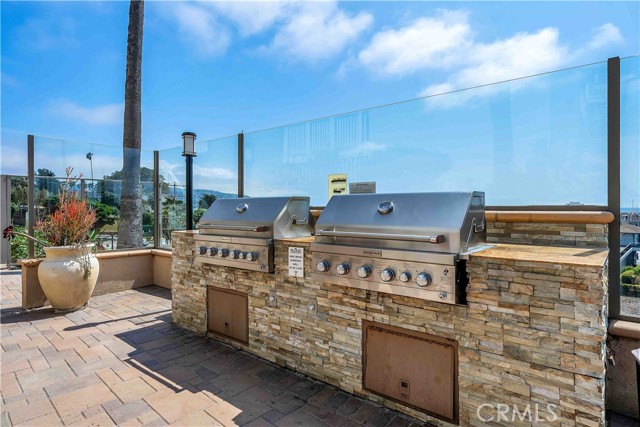 Detail Gallery Image 4 of 14 For 620 the Village #111,  Redondo Beach,  CA 90277 - 1 Beds | 1 Baths