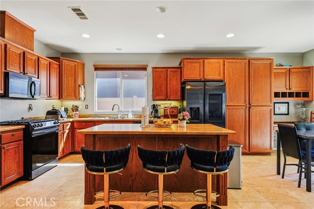 Detail Gallery Image 2 of 22 For 1471 Hunter Moon Way, Beaumont,  CA 92223 - 4 Beds | 2 Baths