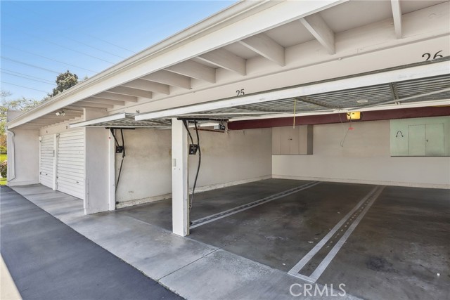 3110 Merrill Drive, Torrance CA: https://media.crmls.org/medias/8b42f6d9-5866-4ba6-9dce-86e6349acb97.jpg
