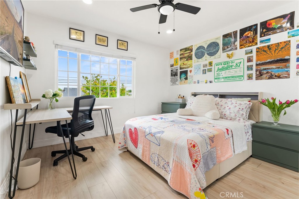 https://media.crmls.org/medias/8b435026-5e40-49dc-8dbd-b9d5f2a2f324.jpg?preset=X-Large