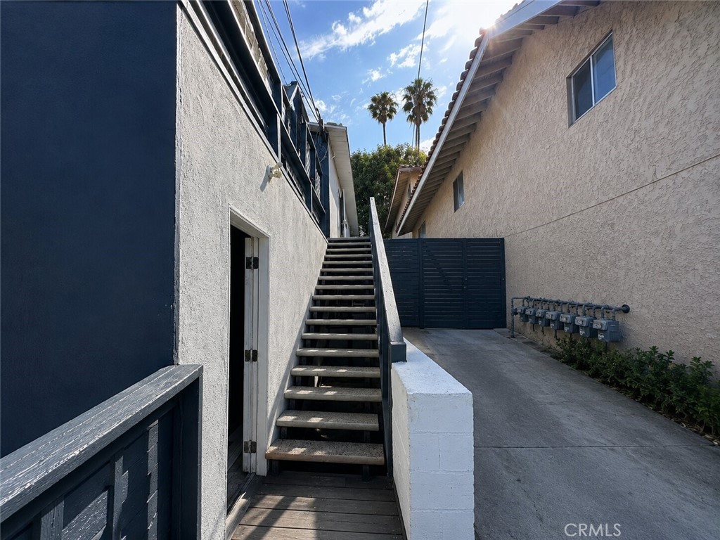 https://media.crmls.org/medias/8b44c09d-e0f4-4d06-ab3c-919b9a97ac40.jpg?preset=X-Large