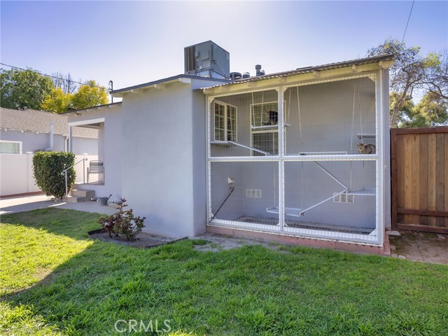 Detail Gallery Image 29 of 45 For 228 N Beachwood Dr, Burbank,  CA 91506 - 3 Beds | 1 Baths