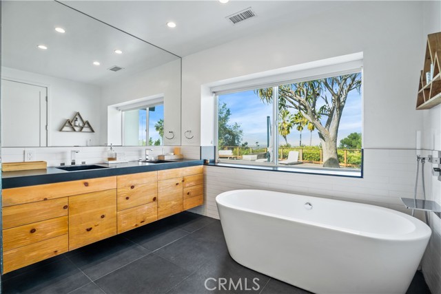 Detail Gallery Image 40 of 65 For 11308 Dona Teresa Dr, Studio City,  CA 91604 - 5 Beds | 4 Baths