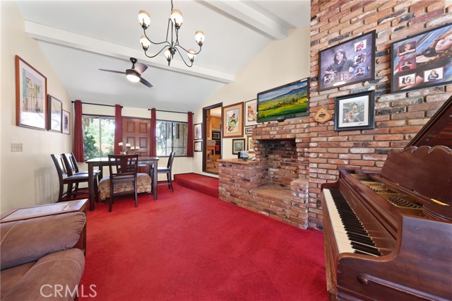 120 Franklin Avenue, Redlands CA: https://media.crmls.org/medias/8b472676-9b29-465f-a611-e17ccfb5ad6c.jpg