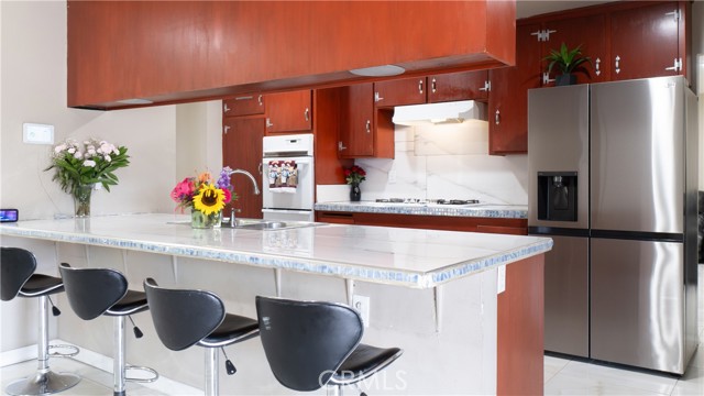 931 N Eucalyptus Avenue, Rialto CA: https://media.crmls.org/medias/8b4783c8-2cd8-47f2-b904-efa8a301137c.jpg