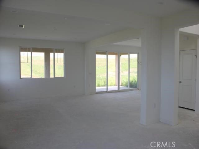 Detail Gallery Image 4 of 11 For 5617 Levanto St, Bakersfield,  CA 93306 - 4 Beds | 3/1 Baths