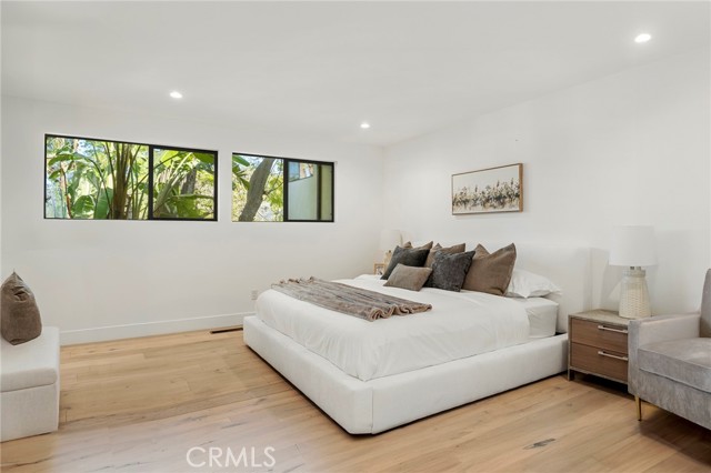 5265 Del Moreno Drive, Woodland Hills CA: https://media.crmls.org/medias/8b482f2c-f3f7-4683-92a4-00e2ecb9ed55.jpg