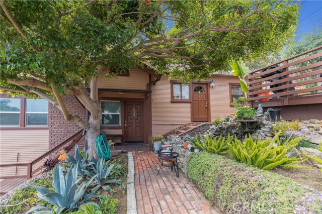 Detail Gallery Image 13 of 44 For 358 Metropole Ave, Avalon,  CA 90704 - 5 Beds | 4 Baths