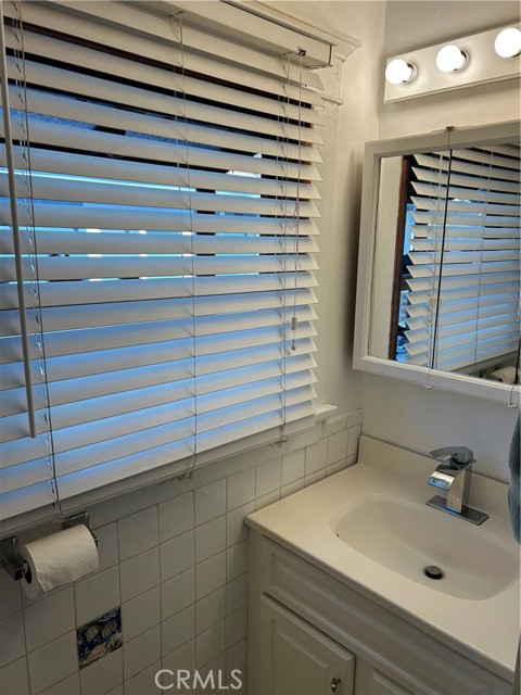 Detail Gallery Image 20 of 22 For 4174 3rd  Ave, Los Angeles,  CA 90008 - 2 Beds | 2 Baths