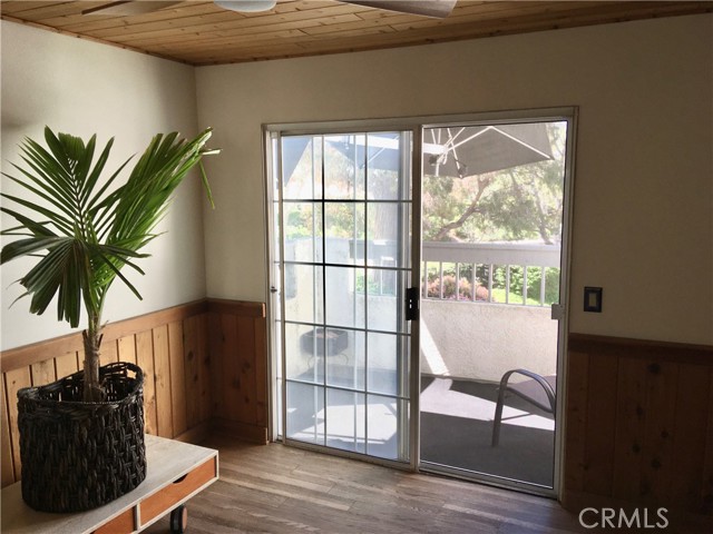 Detail Gallery Image 25 of 38 For 24522 Windsor Dr a,  Valencia,  CA 91355 - 3 Beds | 2/1 Baths