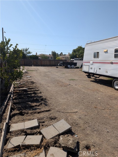 0 Elm Street, Lake Elsinore CA: https://media.crmls.org/medias/8b49cddf-4236-4e32-b0f7-31faec81d905.jpg