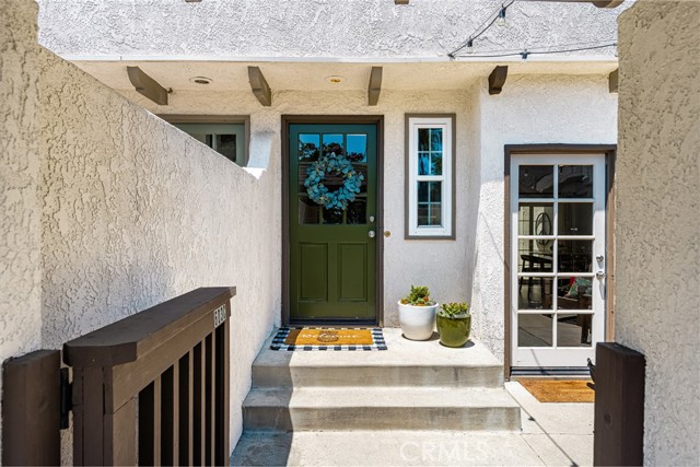 Image 13 of 51 For 603 N San Michel Drive  C