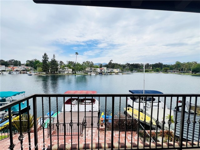22005 Arrowhead Lane, Lake Forest CA: https://media.crmls.org/medias/8b4a3509-645a-41b0-b175-092edf4a03d6.jpg