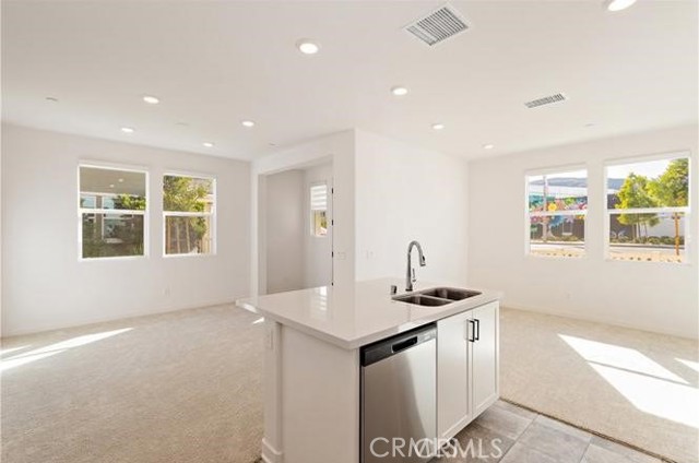 Detail Gallery Image 19 of 34 For 3962 Lavine Way #111,  Corona,  CA 92883 - 3 Beds | 2/1 Baths