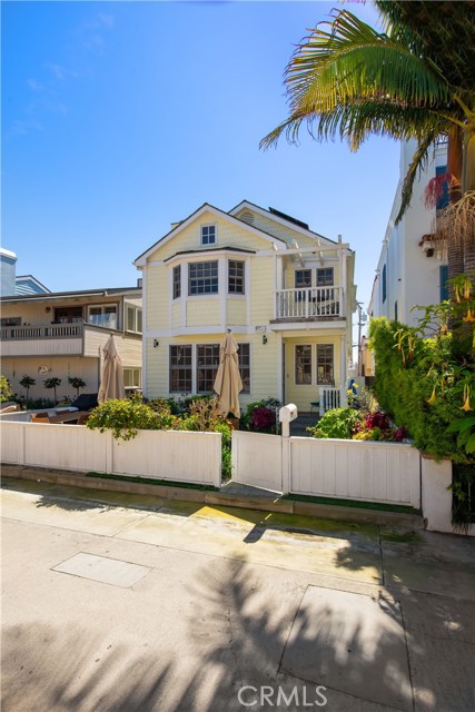 Detail Gallery Image 31 of 33 For 336 10th St, Manhattan Beach,  CA 90266 - 5 Beds | 4 Baths