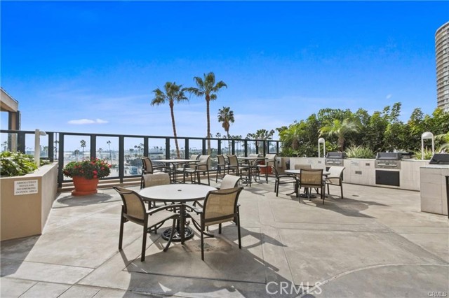 850 E Ocean Boulevard, Long Beach CA: https://media.crmls.org/medias/8b4bc6e7-4434-4d15-aa74-1fa2a38ff890.jpg