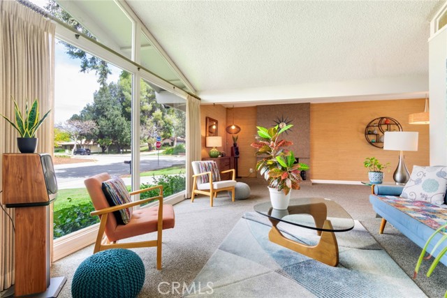 Detail Gallery Image 4 of 35 For 130 Sunridge Way, Redlands,  CA 92373 - 3 Beds | 2 Baths