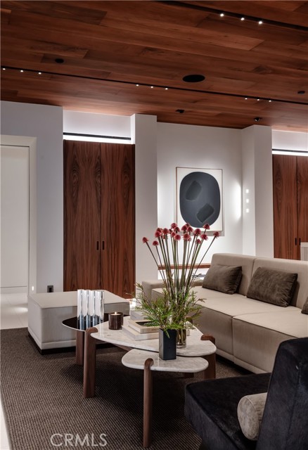 101 N Poinsettia Avenue, Manhattan Beach CA: https://media.crmls.org/medias/8b4c0ba1-24d3-4851-a8c6-f188e3c933ca.jpg
