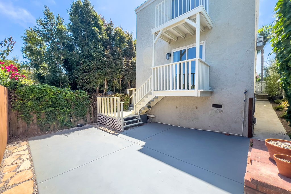 Detail Gallery Image 14 of 28 For 922 Tia Juana St, Laguna Beach,  CA 92651 - 3 Beds | 2 Baths