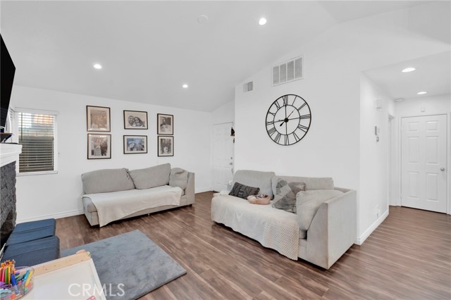 Detail Gallery Image 9 of 30 For 1065 Martinez, Colton,  CA 92324 - 2 Beds | 1 Baths