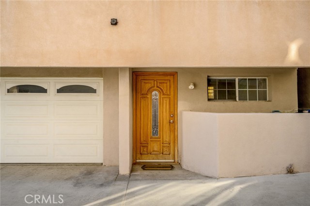 Detail Gallery Image 2 of 30 For 6831 Valmont St #1,  Tujunga,  CA 91042 - 3 Beds | 2/1 Baths