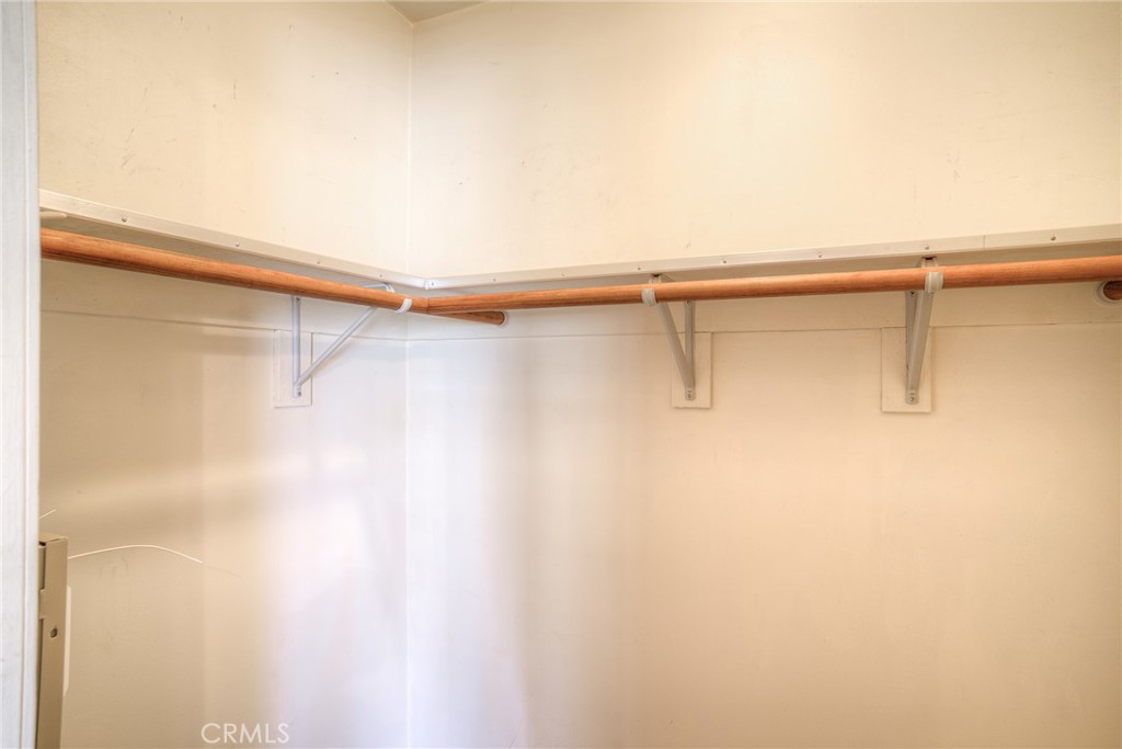 https://media.crmls.org/medias/8b4e2862-97b5-4d12-aa68-db17a74c70db.jpg?preset=X-Large