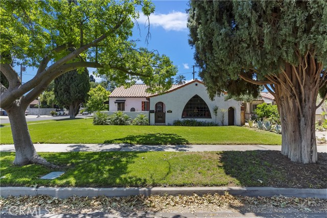 3610 Elmwood Dr, Riverside, CA 92506