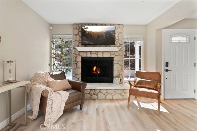 Detail Gallery Image 9 of 57 For 28164 North Bay Rd, Lake Arrowhead,  CA 92352 - 4 Beds | 3/1 Baths